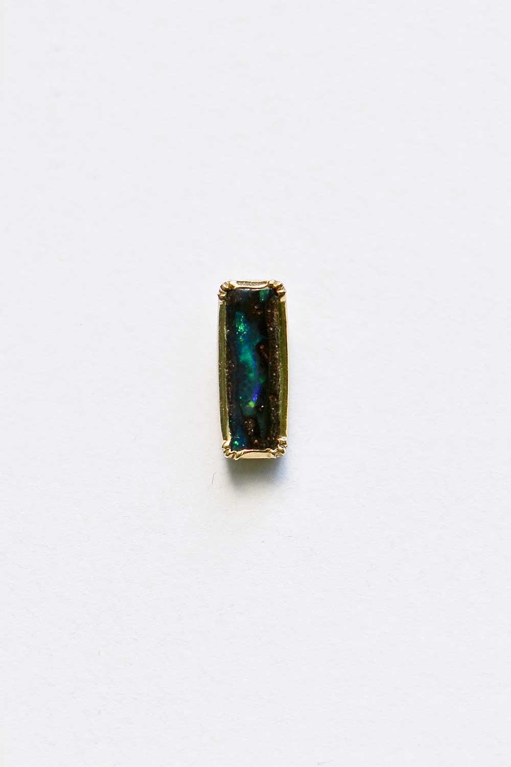 Puce opal