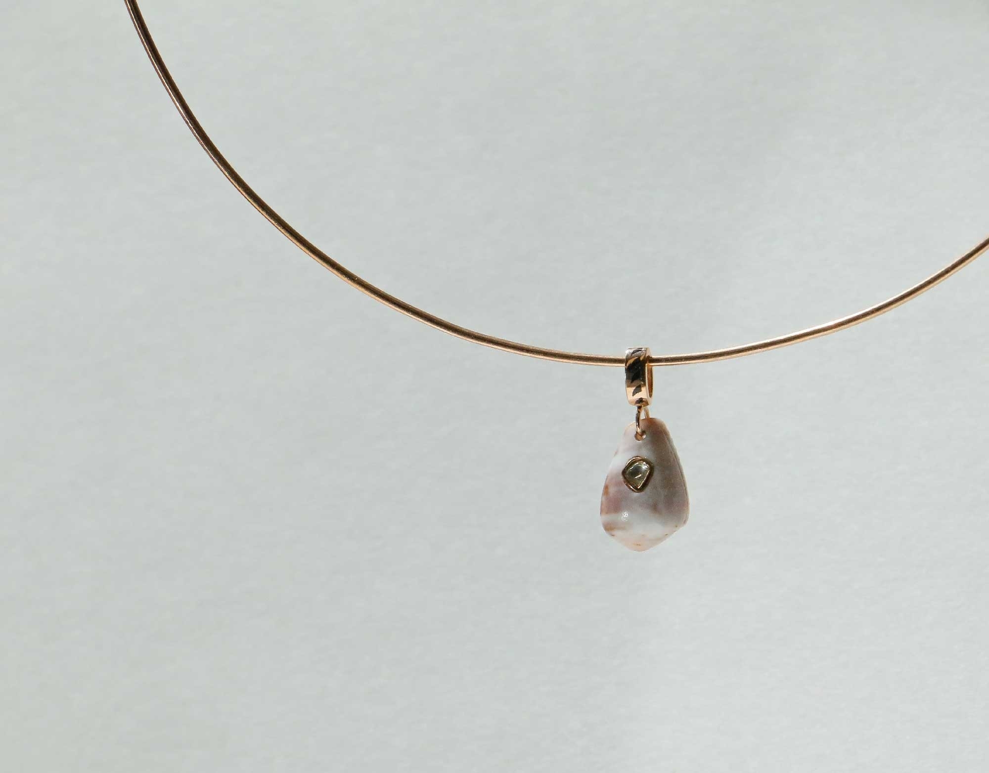 Pendentif coquillage et polki